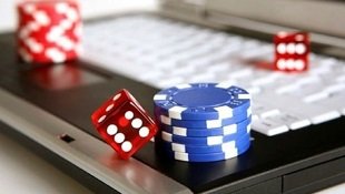 Innwabet Card Games ကစားသမား Wave Money KBZPay ဖြင့် MMK ငွေသွင်းနေသည့် မြင်ကွင်း
